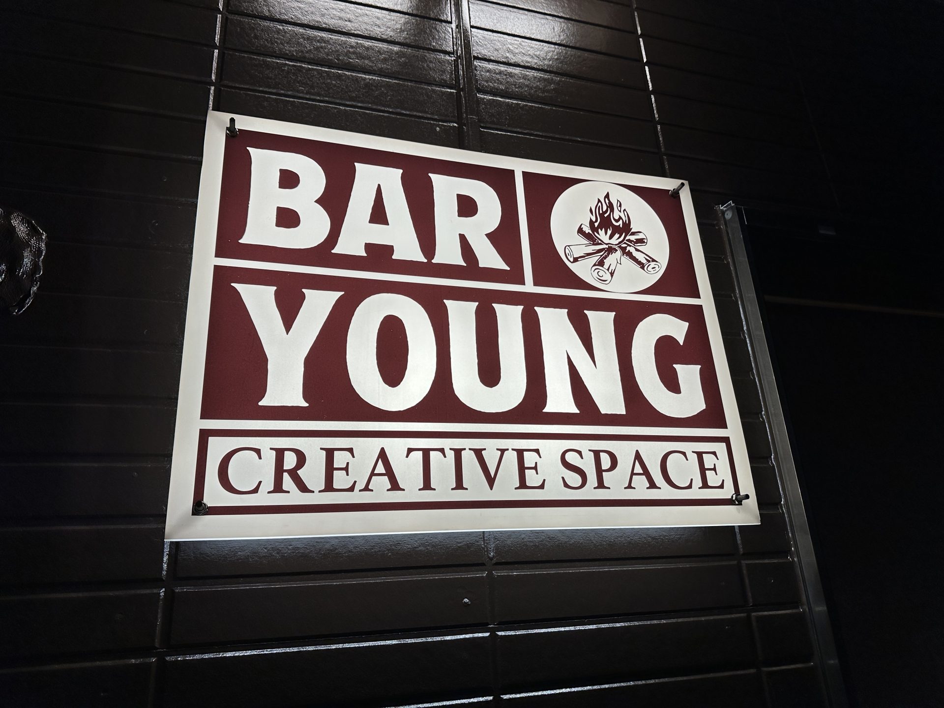 BAR YOUNG 様